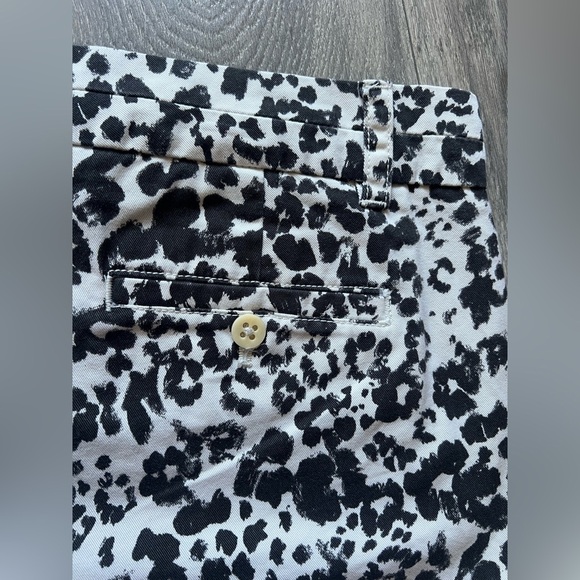 J. Crew 100% Cotton Black & White Animal Leopard Print Chino Shorts. Size 8 - Picture 5 of 10